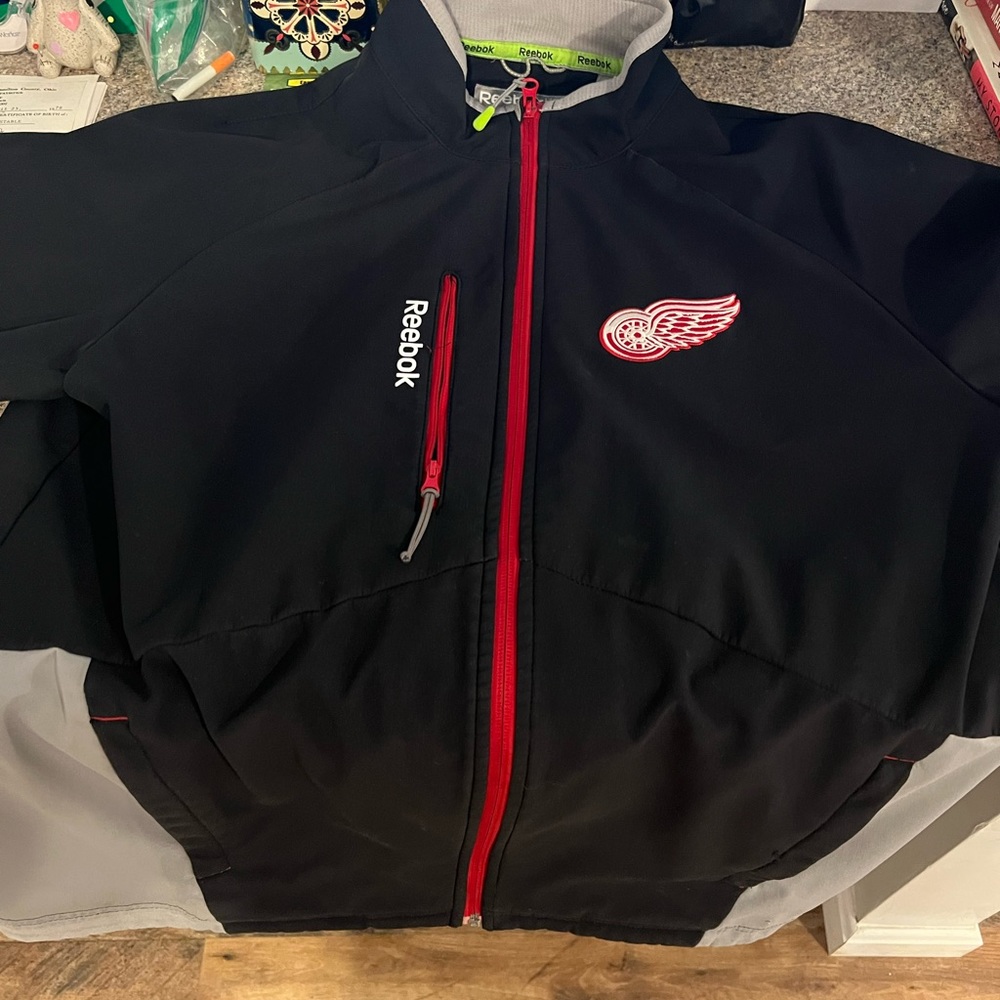 Detroit Red Wings Reebok Jacket.   Large.   Excellent condition. - Picture 2 of 5